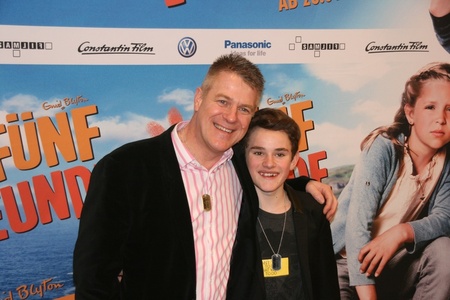 Roter Teppich beim Cinemaxx München: Julian meets Julian: Marcus Harris und Quirin Oettl