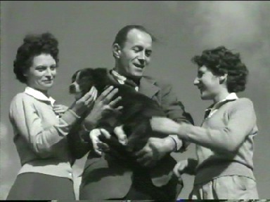 Film-Bildschirmfoto: Margaret (Fanny) und Quentin versprechen George, da sie Timmy behalten darf
