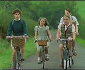 Fünf Freunde mit dem Rad unterwegs